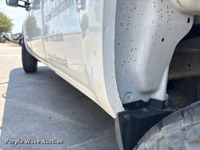 image for item EU0067 2015 Chevrolet Silverado 2500HD Crew Cab pickup truck