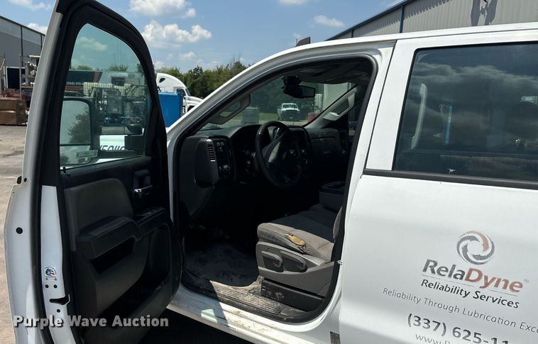 image for item EU0067 2015 Chevrolet Silverado 2500HD Crew Cab pickup truck