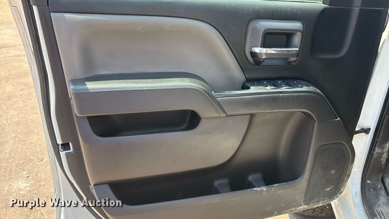 image for item EU0067 2015 Chevrolet Silverado 2500HD Crew Cab pickup truck