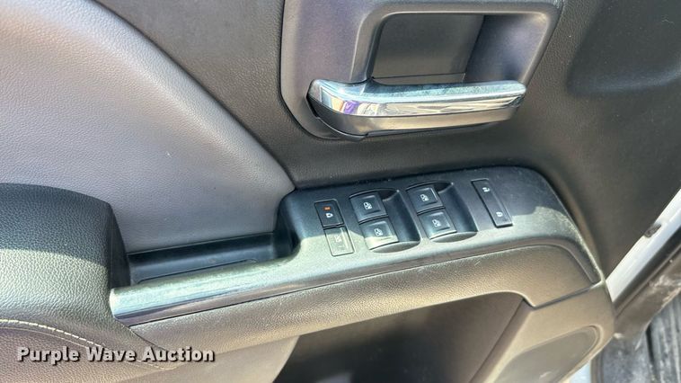 image for item EU0067 2015 Chevrolet Silverado 2500HD Crew Cab pickup truck