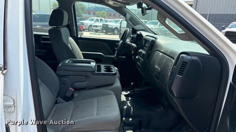 image for item EU0067 2015 Chevrolet Silverado 2500HD Crew Cab pickup truck