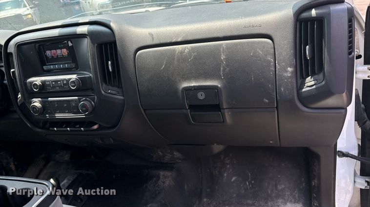 image for item EU0067 2015 Chevrolet Silverado 2500HD Crew Cab pickup truck