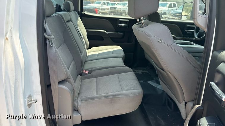 image for item EU0067 2015 Chevrolet Silverado 2500HD Crew Cab pickup truck