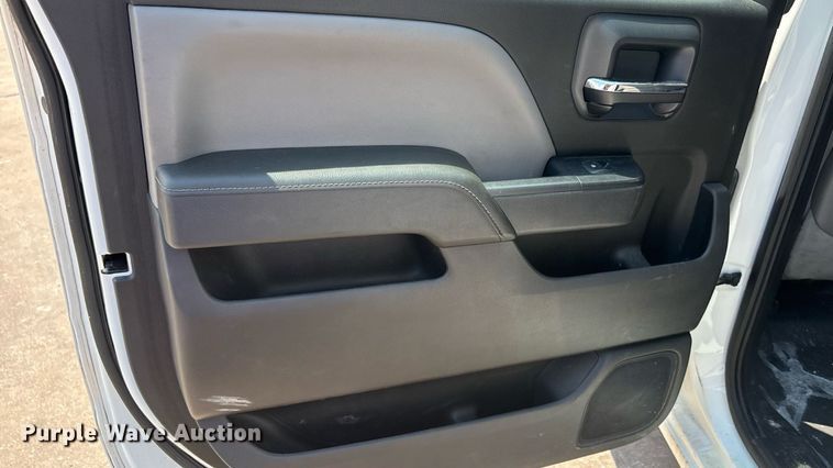 image for item EU0067 2015 Chevrolet Silverado 2500HD Crew Cab pickup truck