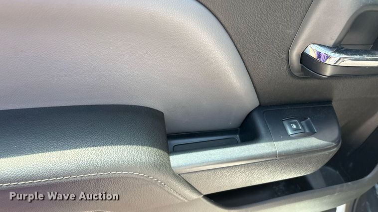 image for item EU0067 2015 Chevrolet Silverado 2500HD Crew Cab pickup truck