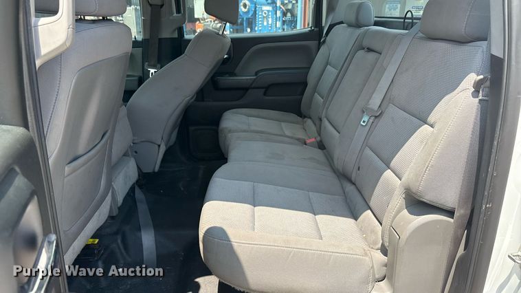 image for item EU0067 2015 Chevrolet Silverado 2500HD Crew Cab pickup truck