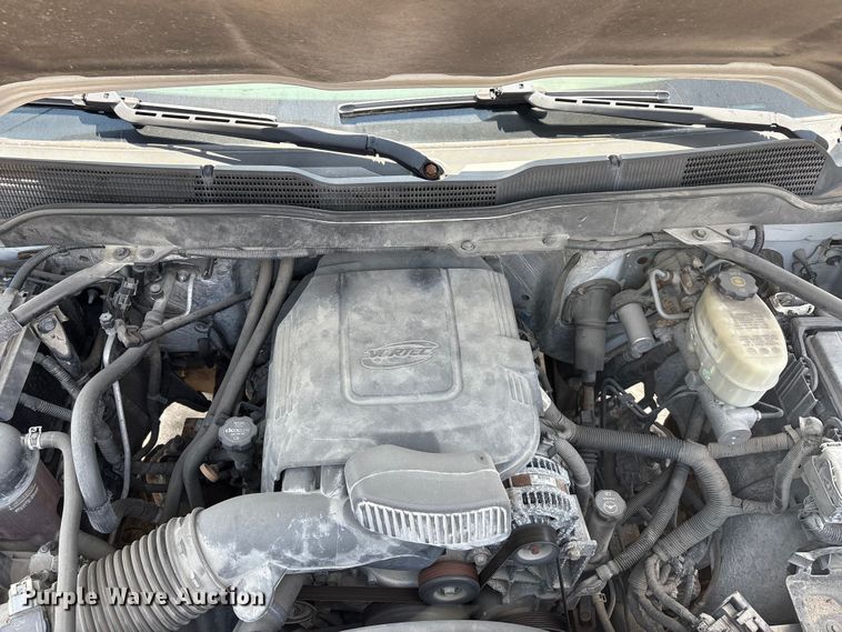 image for item EU0067 2015 Chevrolet Silverado 2500HD Crew Cab pickup truck