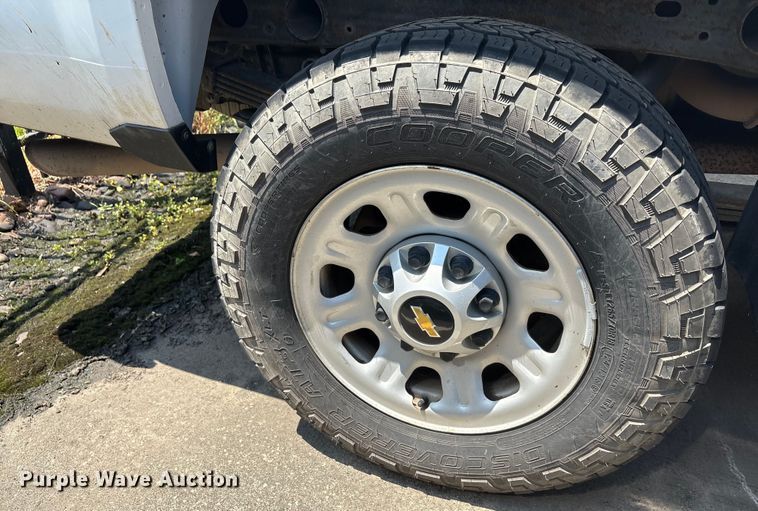 image for item EU0067 2015 Chevrolet Silverado 2500HD Crew Cab pickup truck