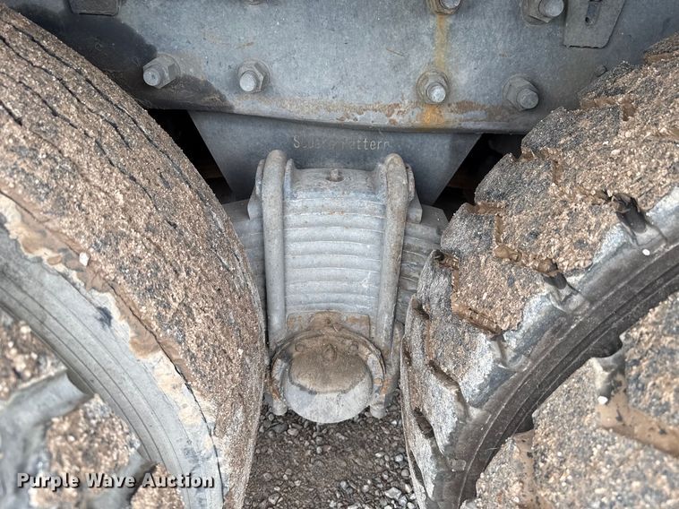 image for item EU2110 2002 Mack refuse truck