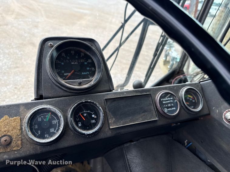 image for item EU2110 2002 Mack refuse truck