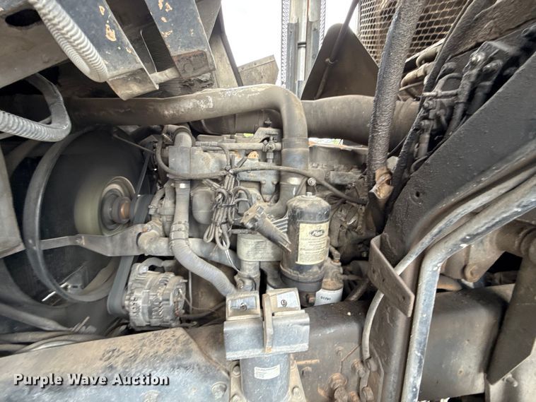 image for item EU2110 2002 Mack refuse truck