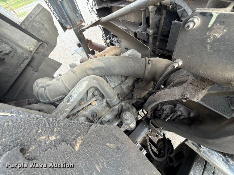 image for item EU2110 2002 Mack refuse truck