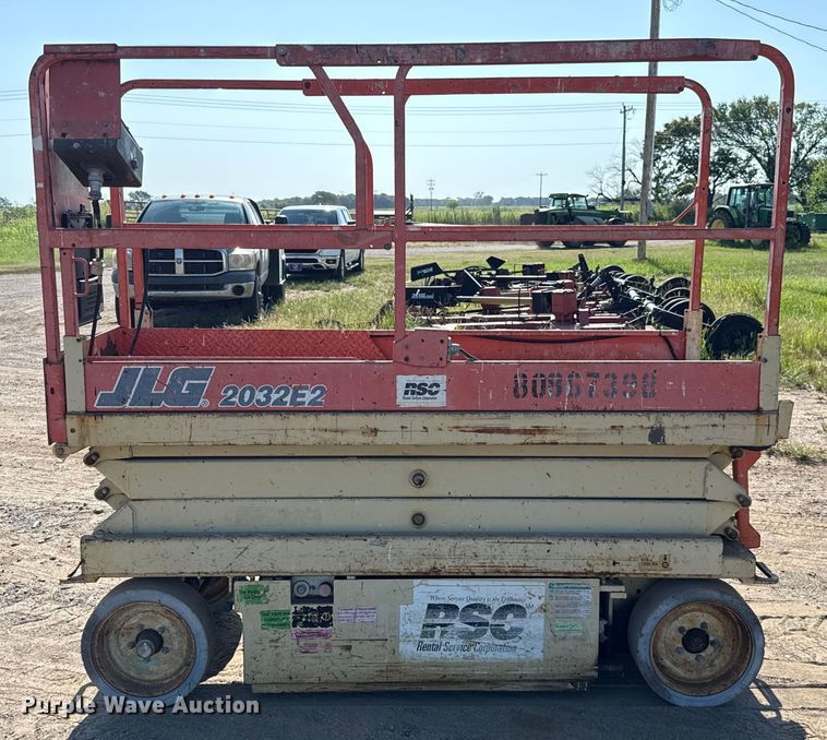 image for item EU2124 1998 JLG 2032E2 scissor lift