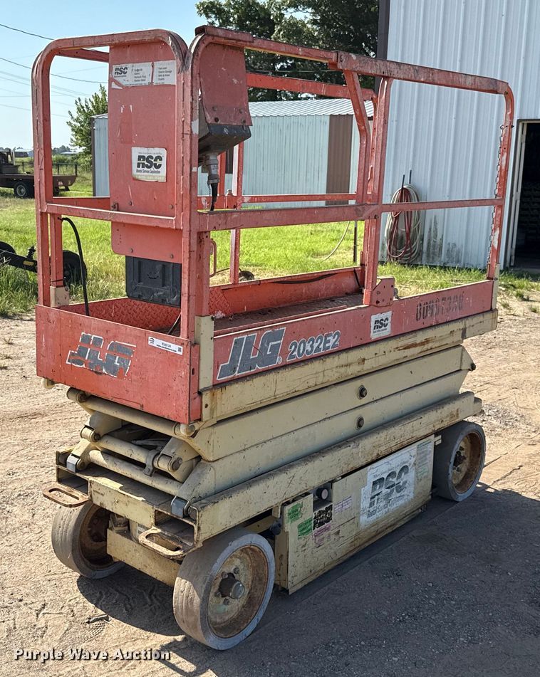 image for item EU2124 1998 JLG 2032E2 scissor lift