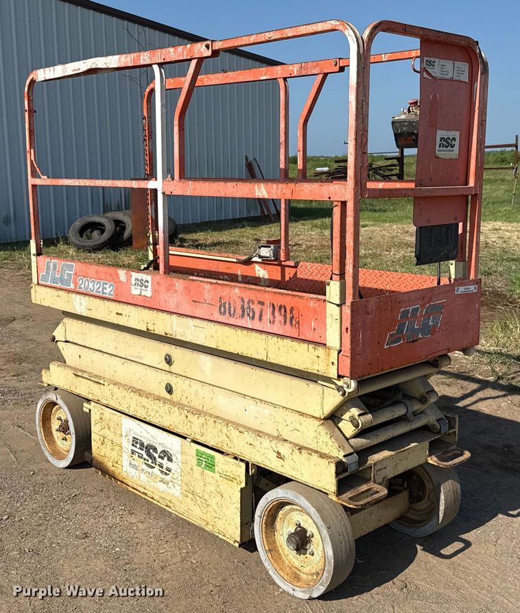 image for item EU2124 1998 JLG 2032E2 scissor lift