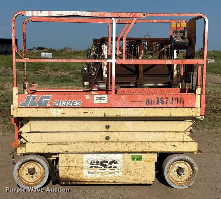 image for item EU2124 1998 JLG 2032E2 scissor lift