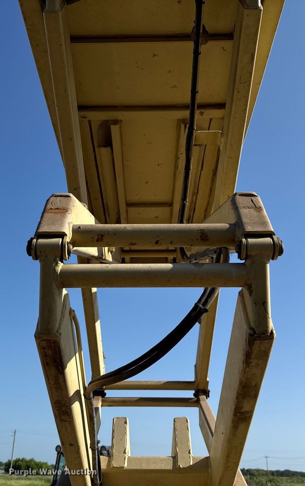 image for item EU2124 1998 JLG 2032E2 scissor lift