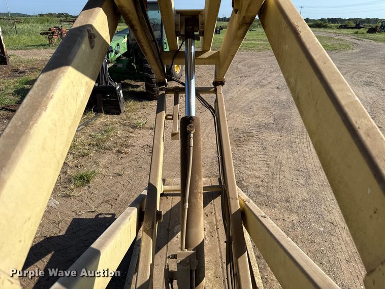 image for item EU2124 1998 JLG 2032E2 scissor lift