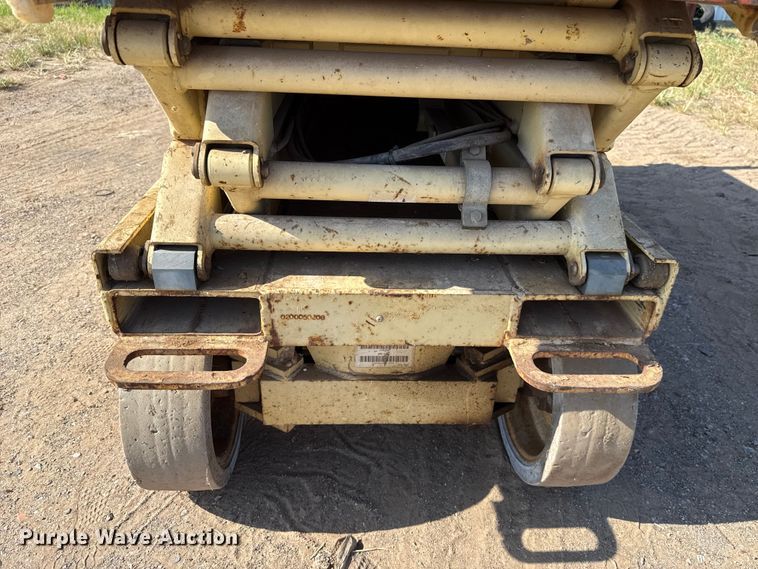 image for item EU2124 1998 JLG 2032E2 scissor lift