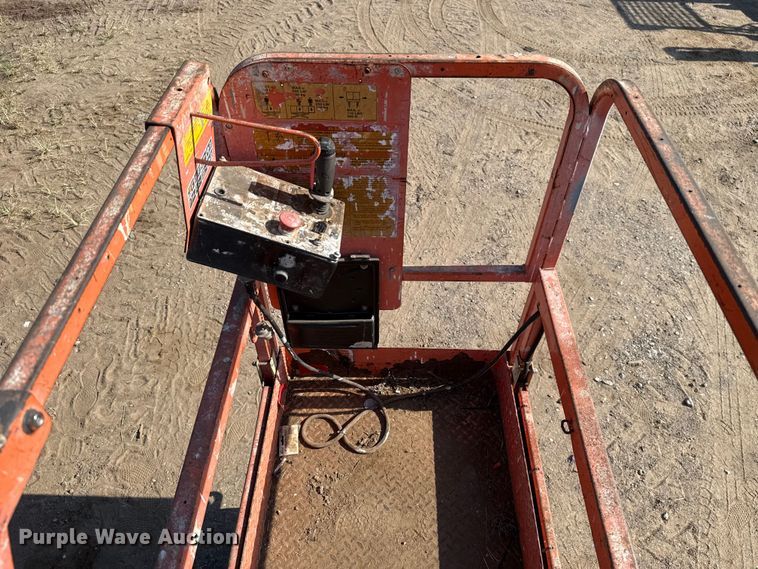 image for item EU2124 1998 JLG 2032E2 scissor lift