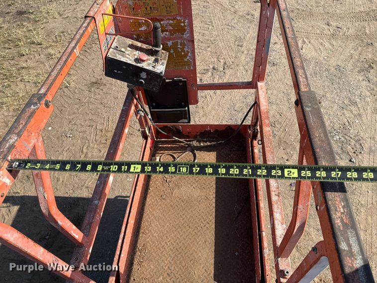 image for item EU2124 1998 JLG 2032E2 scissor lift