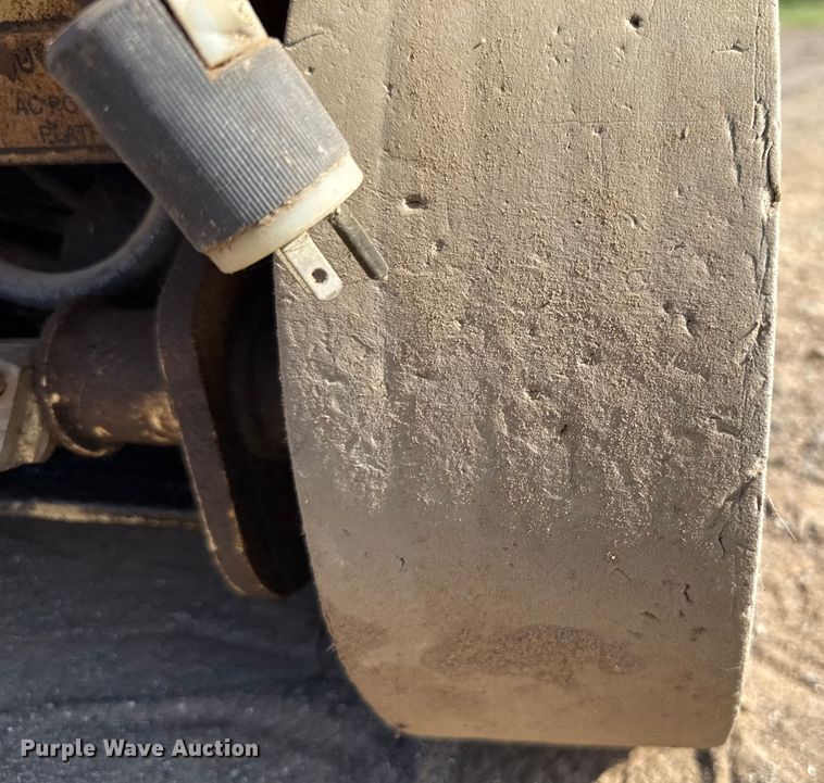 image for item EU2124 1998 JLG 2032E2 scissor lift