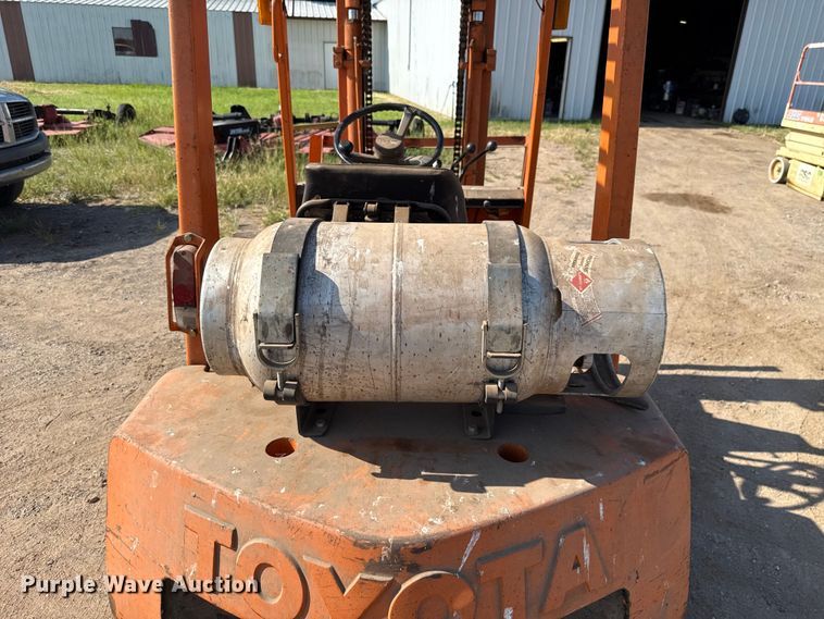 image for item EU2125 Toyota 42-4FG20 forklift