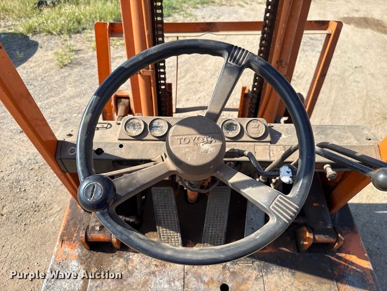 image for item EU2125 Toyota 42-4FG20 forklift