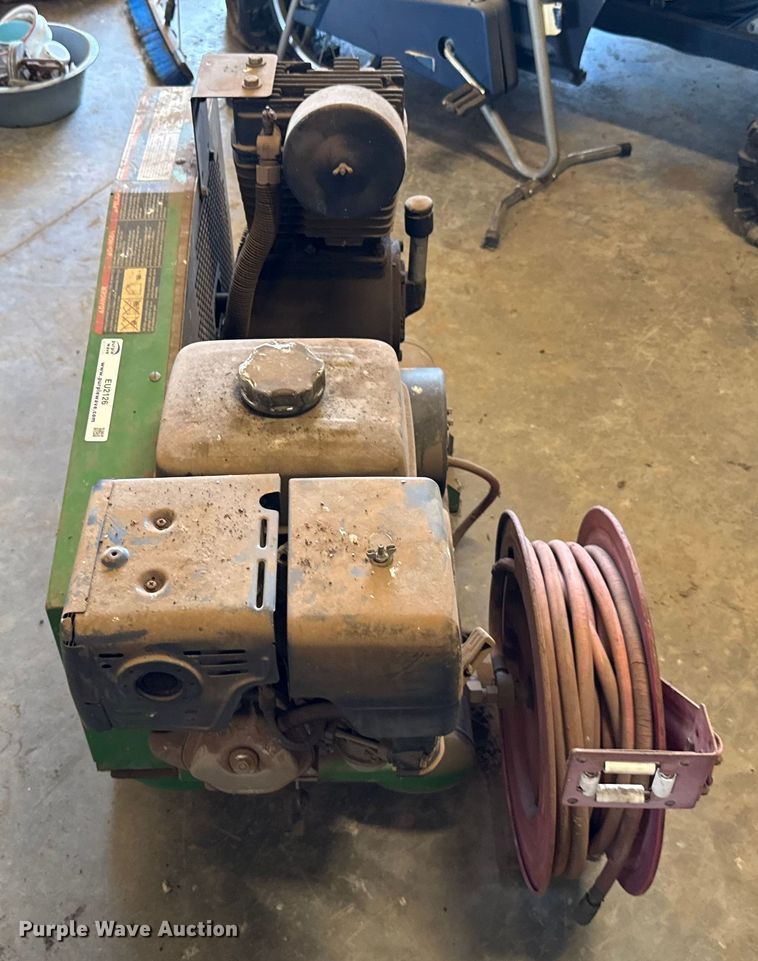 image for item EU2126 John Deere AG2-SH13-08J1 air compressor