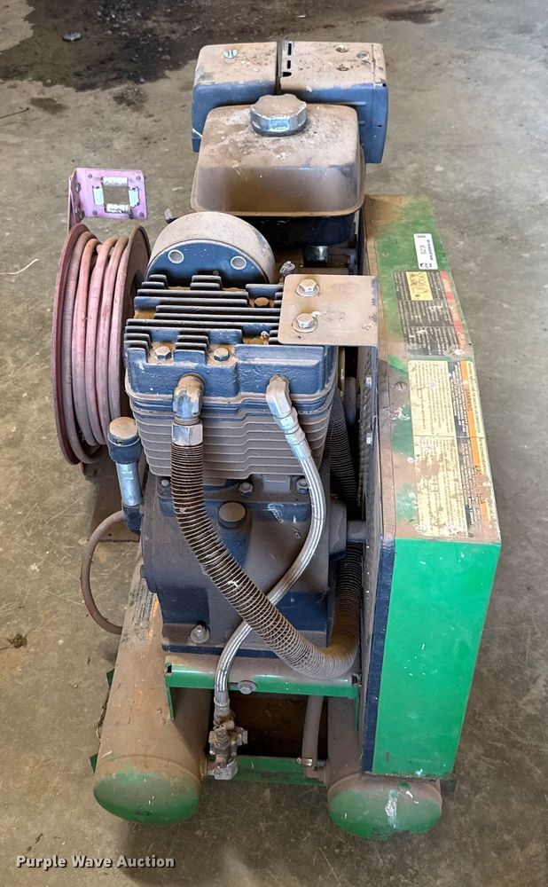 image for item EU2126 John Deere AG2-SH13-08J1 air compressor