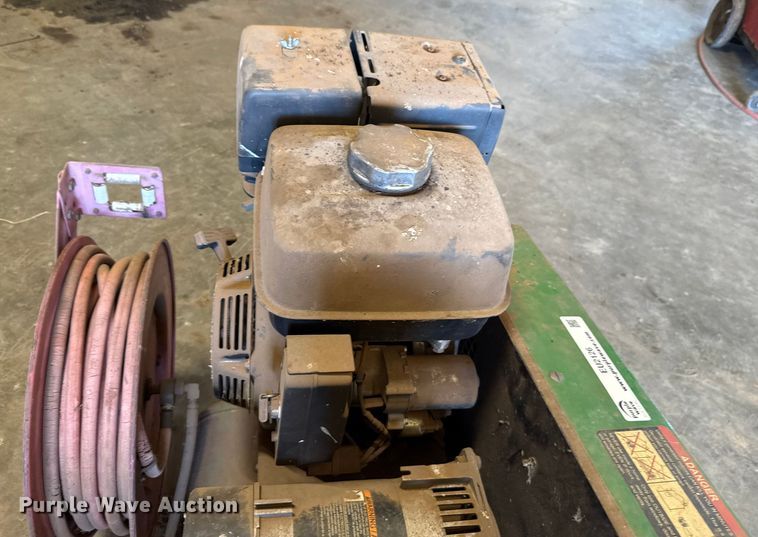 image for item EU2126 John Deere AG2-SH13-08J1 air compressor