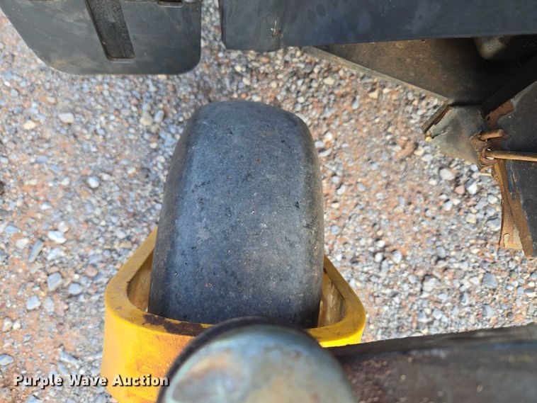 image for item EU3564 2008 Walker MBSSD ZTR lawn mower