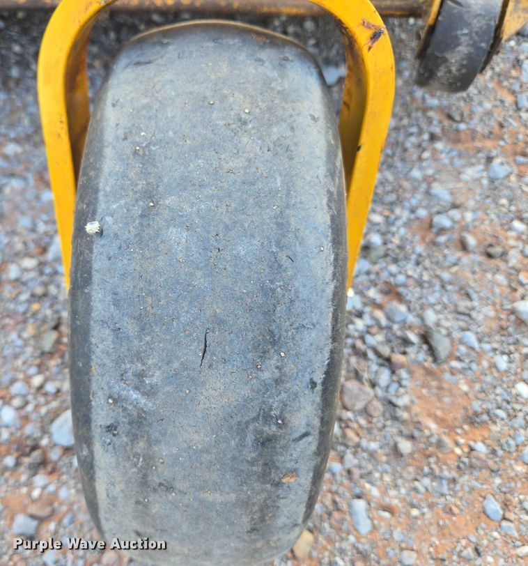 image for item EU3564 2008 Walker MBSSD ZTR lawn mower