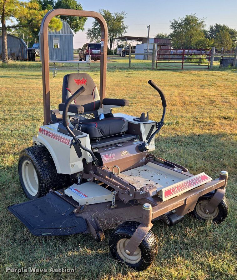 image for item EU3567 2022 Grasshopper 225VG4 lawn mower