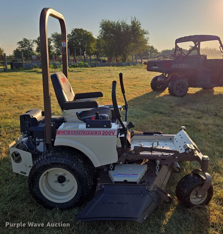 image for item EU3567 2022 Grasshopper 225VG4 lawn mower