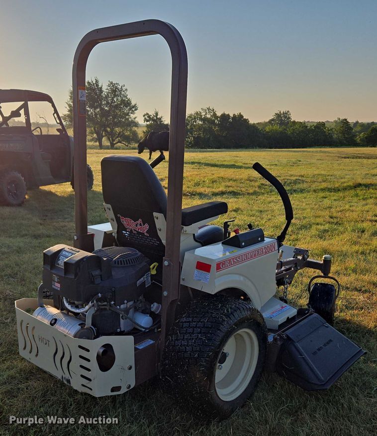 image for item EU3567 2022 Grasshopper 225VG4 lawn mower