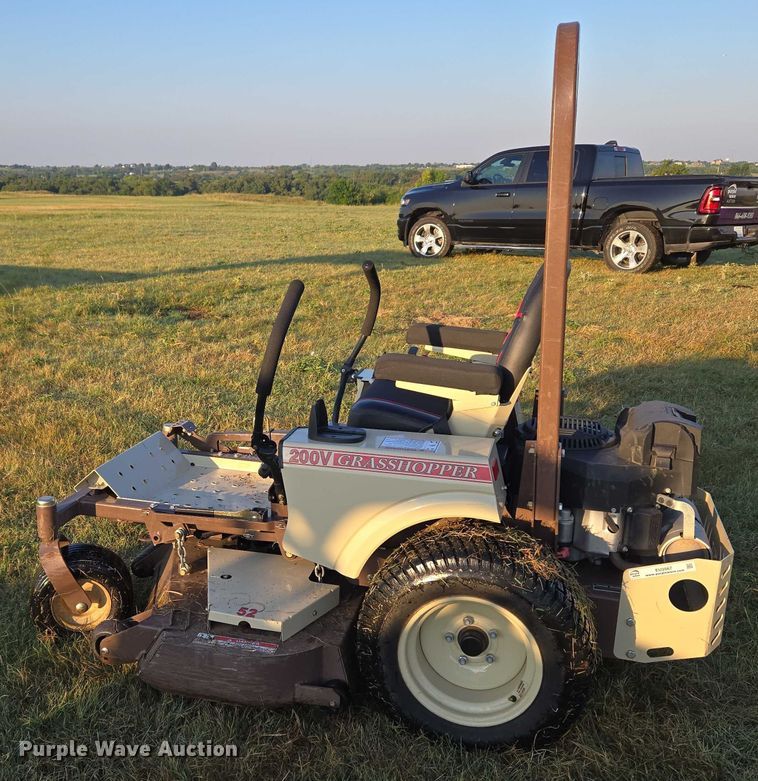 image for item EU3567 2022 Grasshopper 225VG4 lawn mower