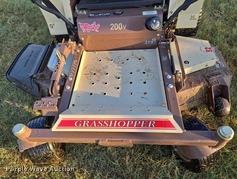 image for item EU3567 2022 Grasshopper 225VG4 lawn mower