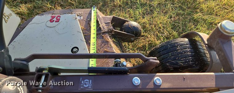 image for item EU3567 2022 Grasshopper 225VG4 lawn mower