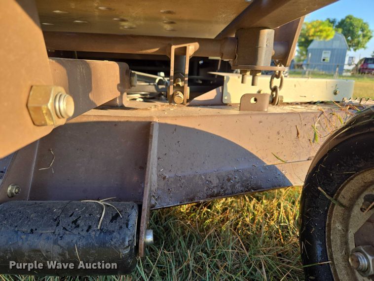 image for item EU3567 2022 Grasshopper 225VG4 lawn mower