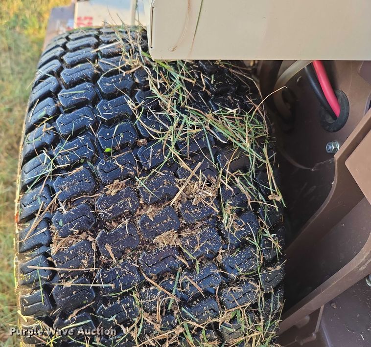 image for item EU3567 2022 Grasshopper 225VG4 lawn mower