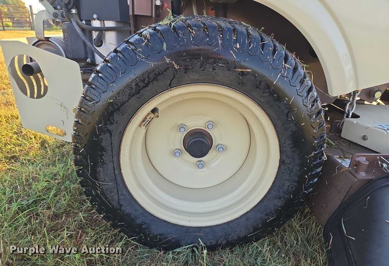 image for item EU3567 2022 Grasshopper 225VG4 lawn mower