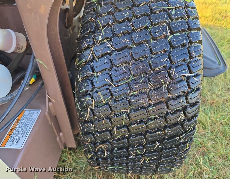 image for item EU3567 2022 Grasshopper 225VG4 lawn mower