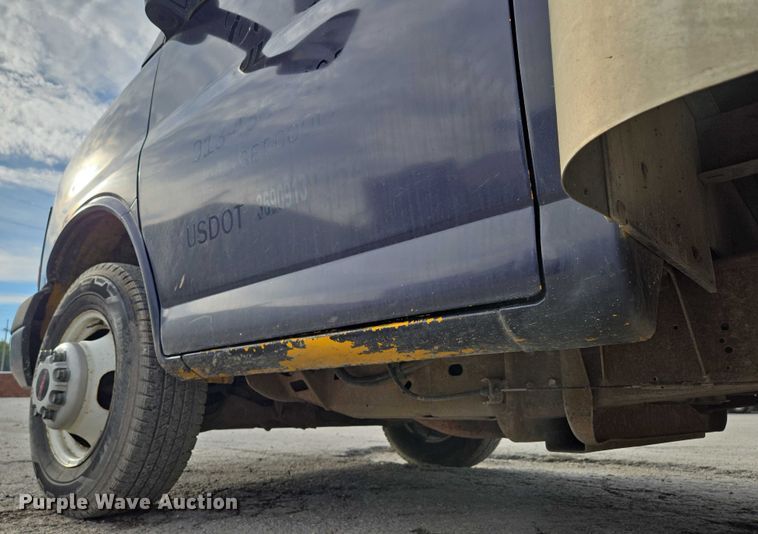 image for item EV1552 2012 GMC Magnavan box truck