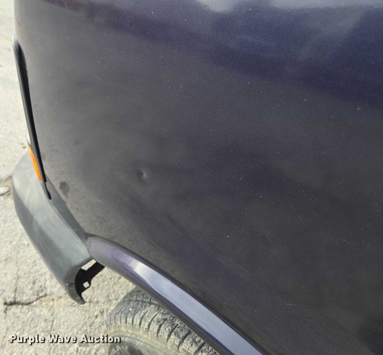 image for item EV1552 2012 GMC Magnavan box truck