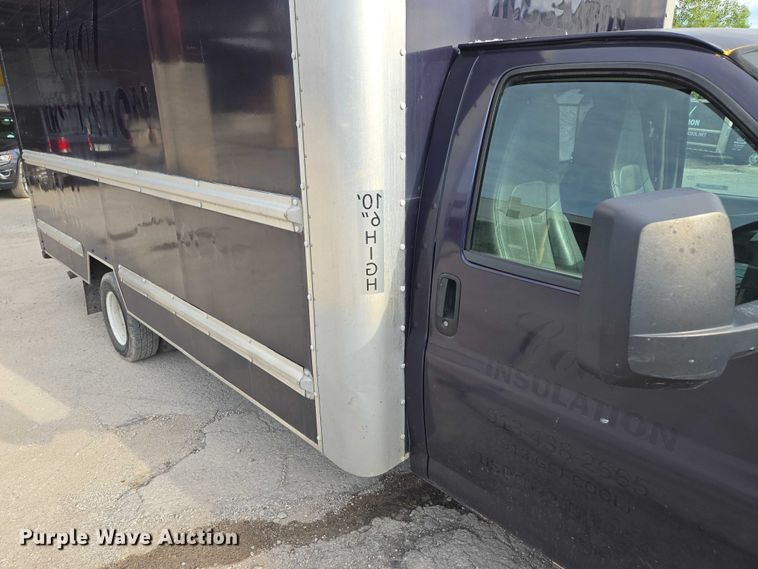 image for item EV1552 2012 GMC Magnavan box truck