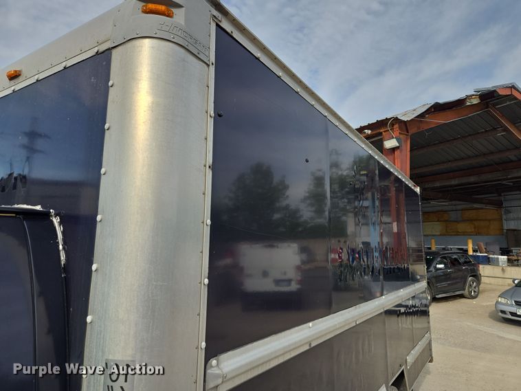 image for item EV1552 2012 GMC Magnavan box truck