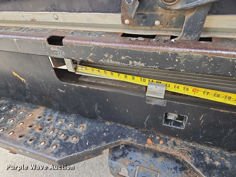 image for item EV1552 2012 GMC Magnavan box truck