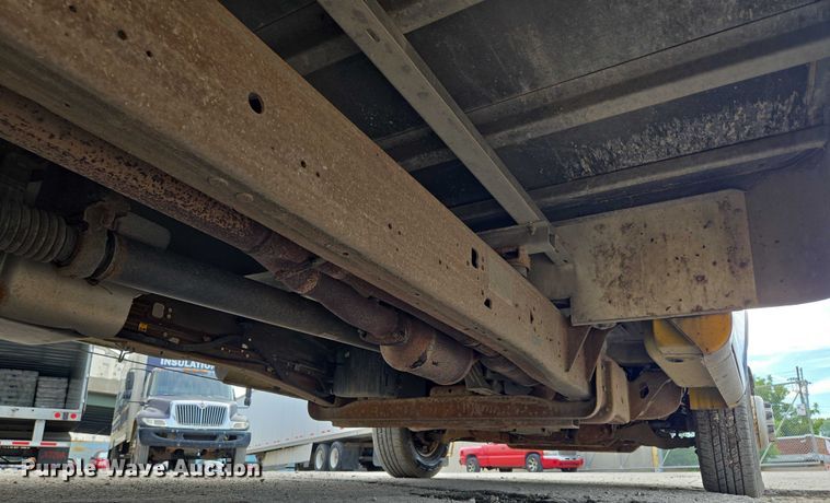 image for item EV1552 2012 GMC Magnavan box truck