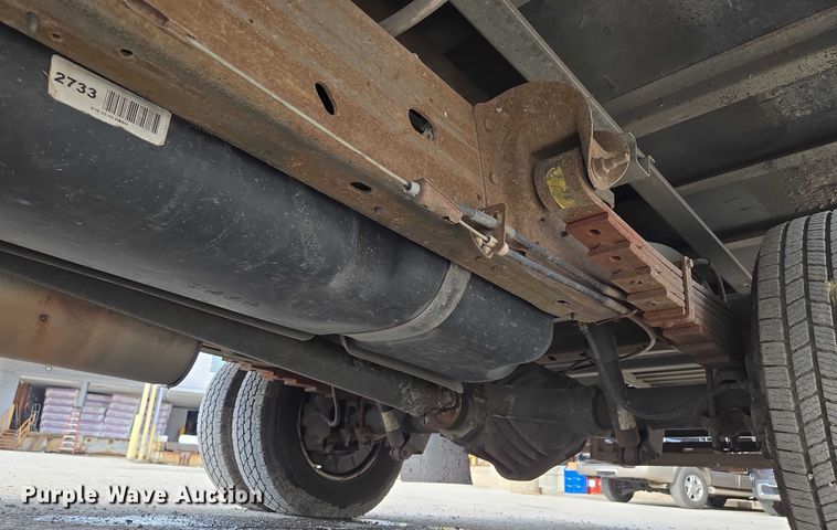 image for item EV1552 2012 GMC Magnavan box truck